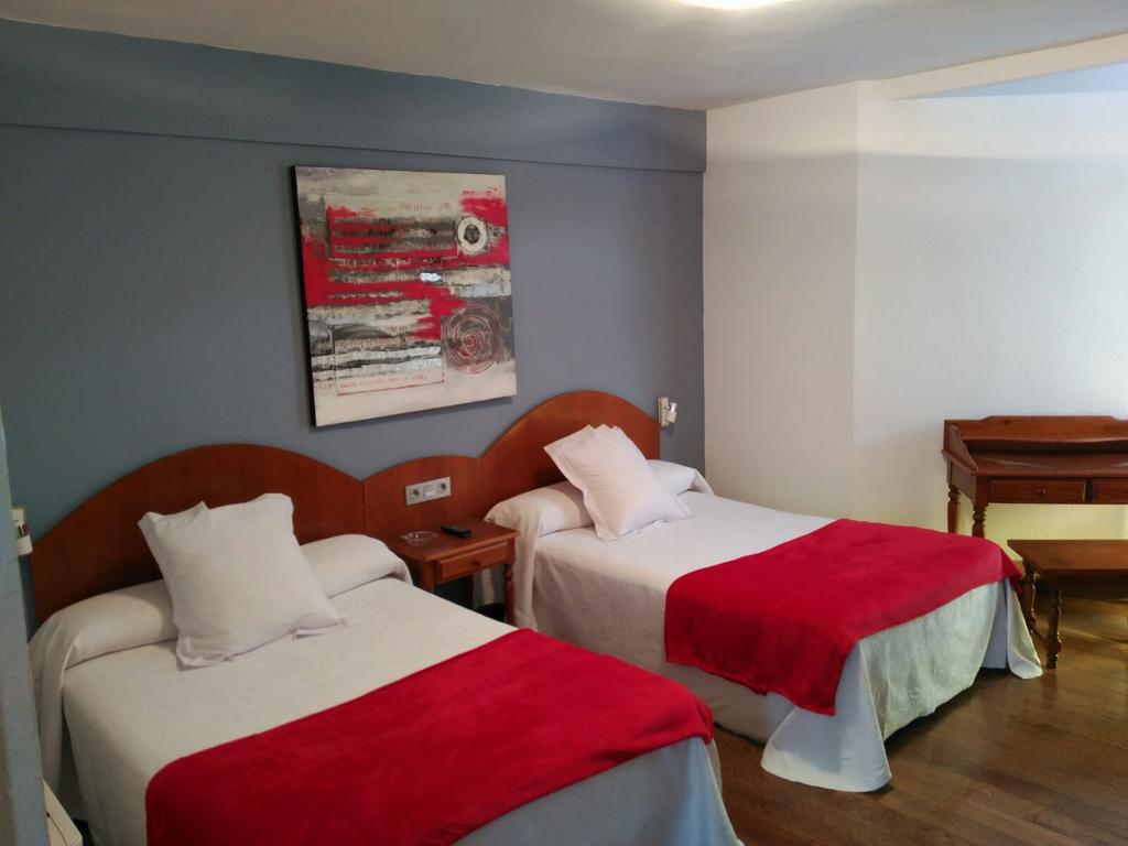 Hotel Urgain Oronoz-Mugaire المظهر الخارجي الصورة